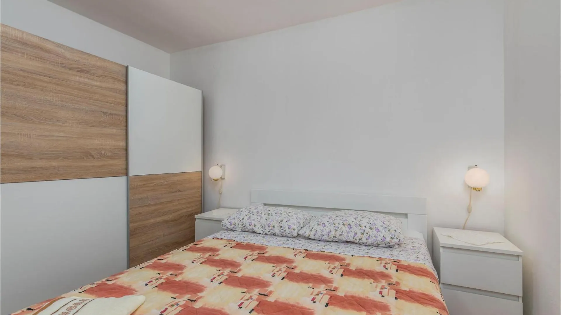 Lovely Apartment In Mali Losinj With Kitchen 0*,  크로아티아