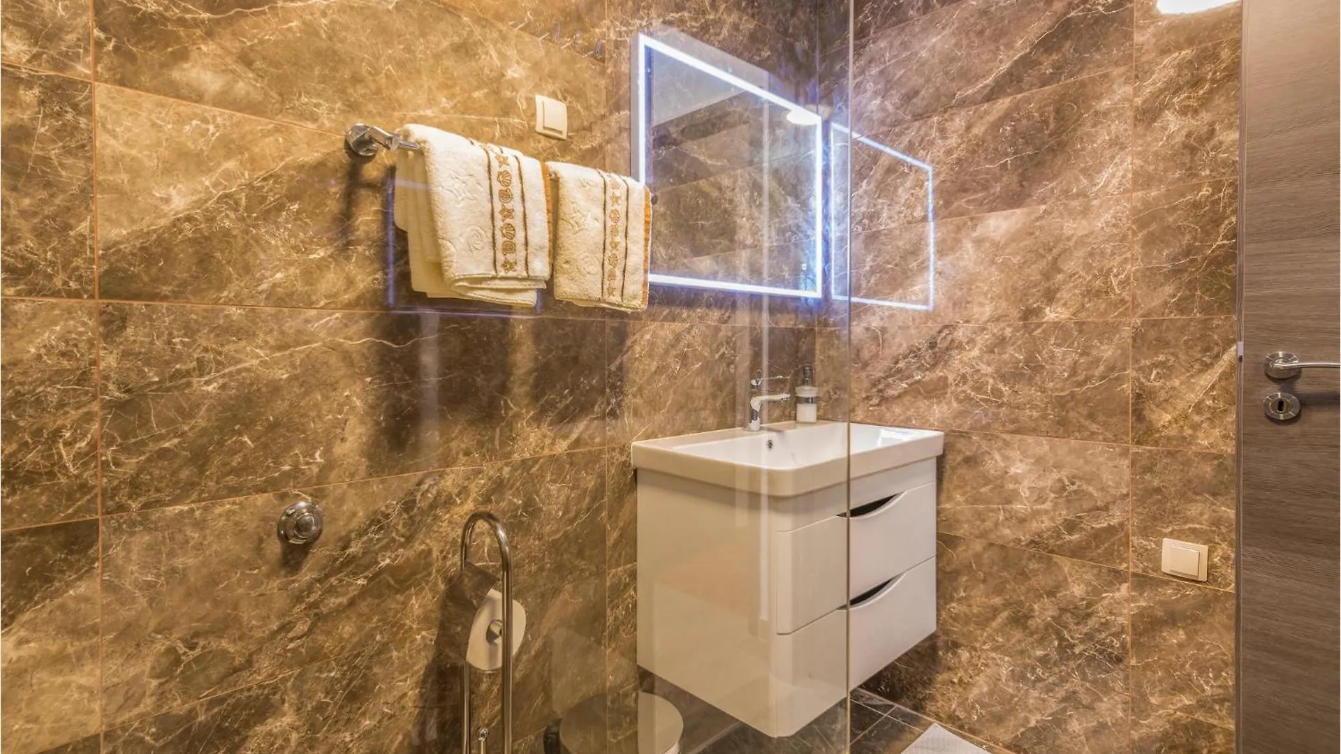 Lovely Apartment In Mali Losinj With Kitchen 0*,